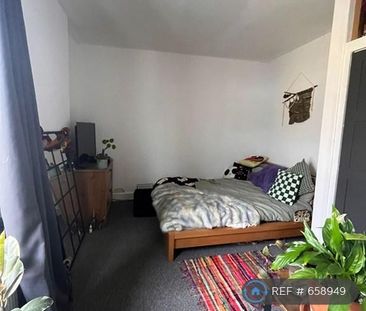 1 bedroom in a house share to rent - Photo 5