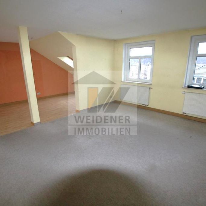 Große 4 Raum-Dachgeschosswohnung mit Balkon und Gäste-WC! - Photo 1