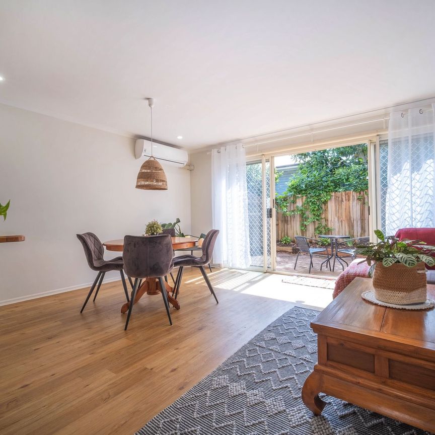 Partly Furnished Townhouse in the Heart of Buderim! - Photo 1