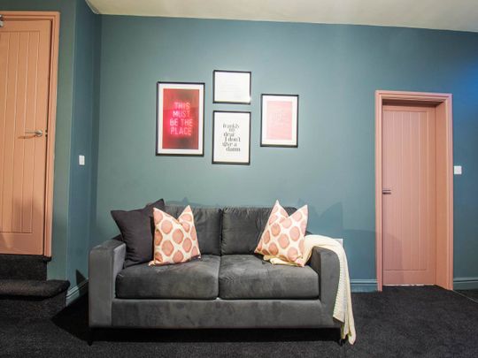 Sunny Grove (room 4), Morley, Leeds - Photo 1