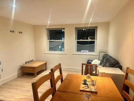 2 Bed Flat, Ashburnham Place, SE10 - Photo 3