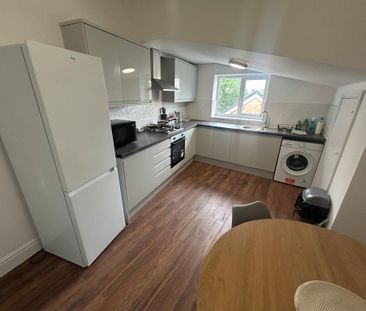 1 bedroom in a house share to rent - Photo 5
