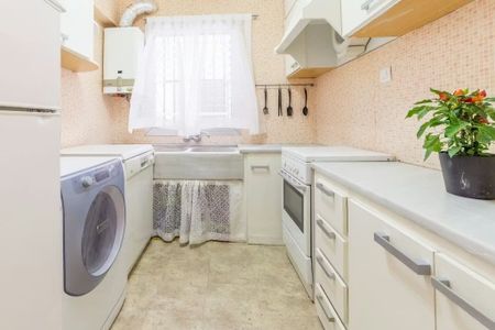 Calle Oriente, Valencia, Valencian Community 46006 - Photo 4