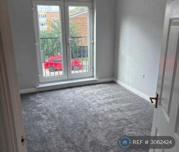 2 bedroom flat to rent - Photo 2