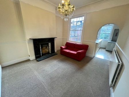 Clarendon Avenue, Leamington Spa, CV32 - Photo 2