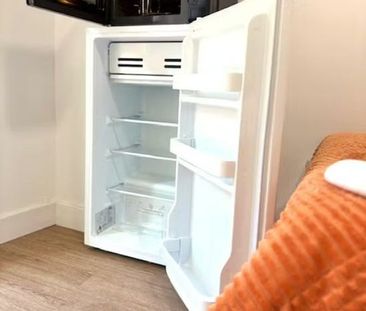 Avenida de Fuenlabrada, Leganés, Community of Madrid 28912 - Photo 3