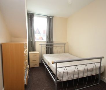 6 Bed - Winston Gardens, Headingley, Leeds - Photo 1