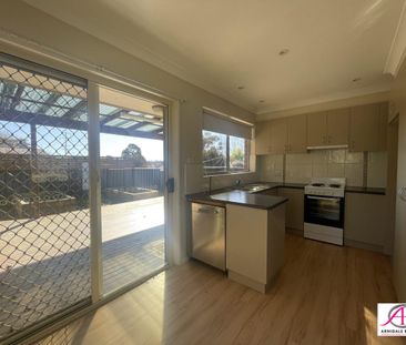 Charming 3-Bedroom Rental House in Armidale - Perfect for Comfortab... - Photo 1