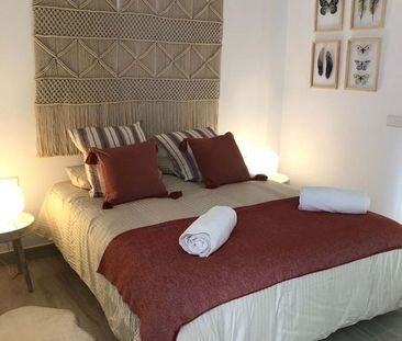 2 bedroom luxury penthouse for rent in Málaga, Spain - Photo 5