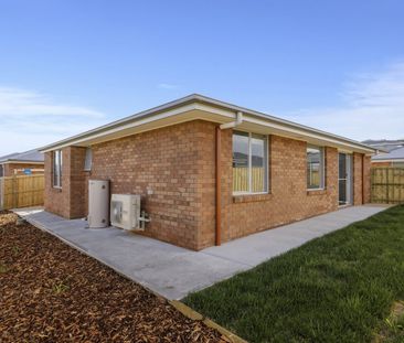 Modern Unit in Heart of Sorell - Photo 4