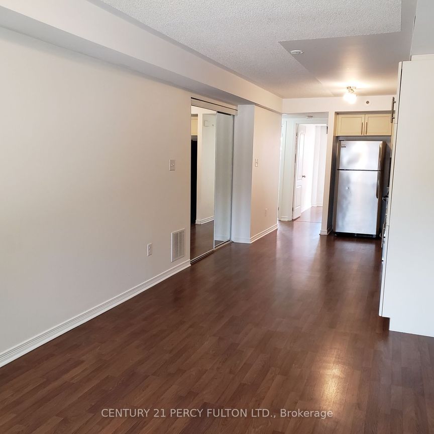 Condo Townhouse For Lease | E8047684 - Photo 1