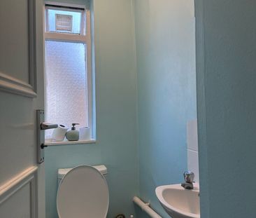 Studio Flat, Castletown Road, W14 - Photo 5