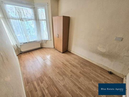 Townsend Road, Southall, UB1 - Photo 1