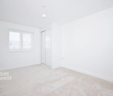4 bedroom detached house to rent - Photo 5