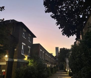 Room in a Shared House, Usborne Mews, SW8 - Photo 5