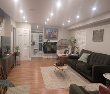 For Lease - 5470 Palmerston Crescent, Mississauga, Ontario - Photo 2