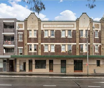 Prime inner-city location with excellent transport links - Photo 3