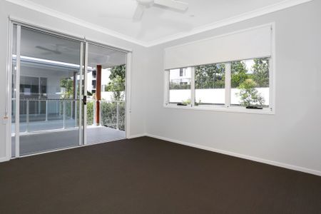 Luxury Family Home - Photo 2