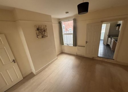 1 bedroom flat - ground floor to rent - Photo 5