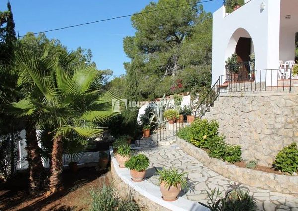 Rent house Ibiza Talamanca for the season
