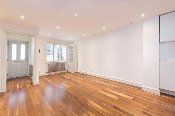 3 bedroom terraced house to rent - Photo 1