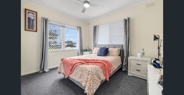 Cosy 2 Bedroom home- Water and power included - Photo 1