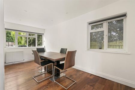 4 bedroom detached house to rent - Photo 2