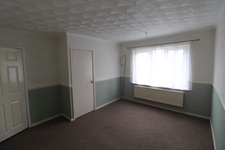 2 bedroom Flat To Let - Photo 3