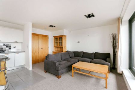 Available Furnished | 6-Month Tenancy | Exceptional City Views - Photo 2