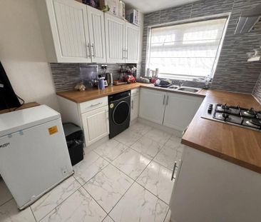 4 bedroom terraced house to rent - Photo 5