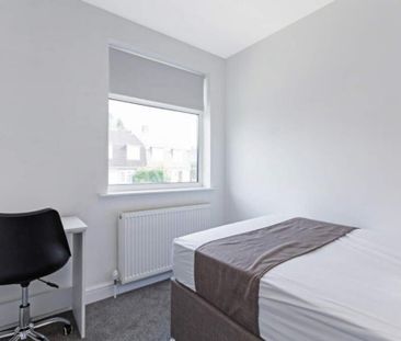 1 bedroom in a house share to rent - Photo 5