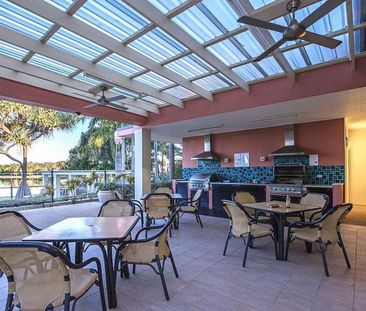 2 bed + study room Golf club view unit in The Cove Emerald Lakes fo... - Photo 3