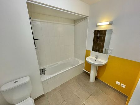 Location Appartement 2 pièces 49m² - Photo 3
