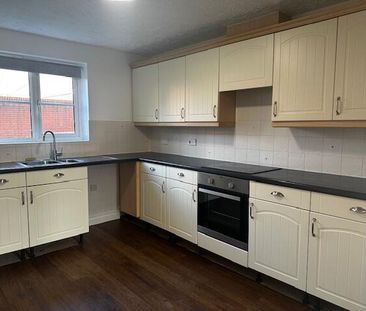 4 bedroom detached house to rent - Photo 6