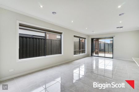 Impressive Home In A Dream Location - Photo 4