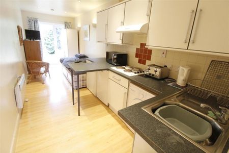 Studio to rent - Photo 3