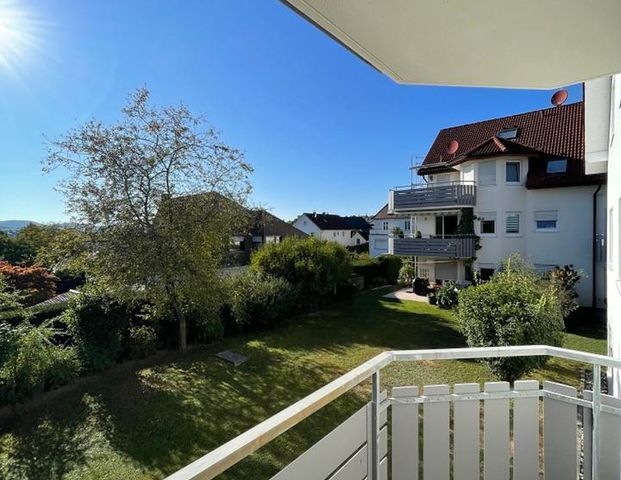 TOP-Renovierte 3,5-Zi-Whg. in Obersulm inkl. TG, Balkon&neuer EBK - Photo 1
