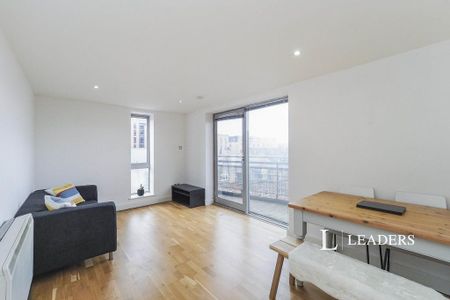 2 bedroom flat to rent - Photo 2