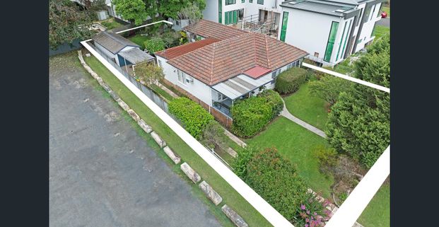 Family home in the heart of Ryde - Photo 1