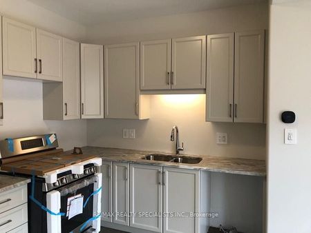 For Lease - 16 Miramichi Street, Belleville, Ontario - Photo 5