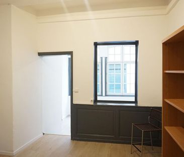 A LOUER : T1 à LILLE • • 690 € - Photo 2