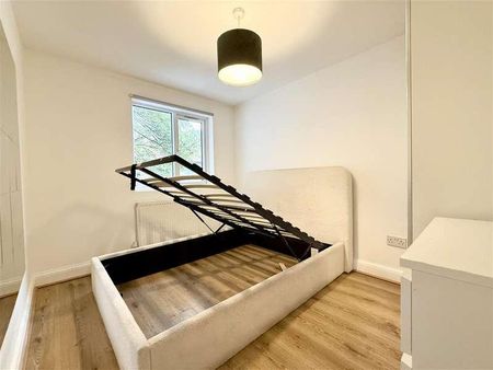 Hereward Road, London, SW17 - Photo 2