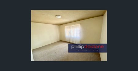 GROUND FLOOR UNIT... - Photo 3