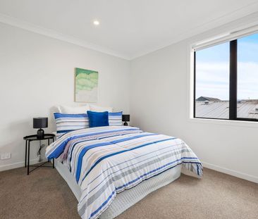 Modern, Sleek & Perfectly Positioned - Photo 6