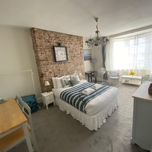 Flat to rent - Photo 2