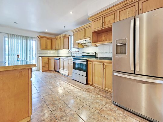 For Lease - 171 Cathcart Street, Lower Town - Sandy Hill, Ontario - Photo 1