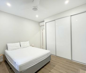 Luxurious Furnished 2 Bedroom Apartment ! - Photo 5