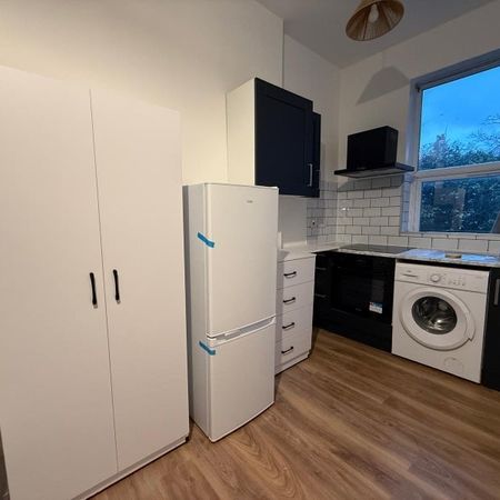 Studio Flat, Park Avenue, NW2 - Photo 3