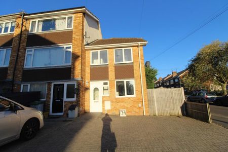 2 bedroom end of terrace house to rent - Photo 4