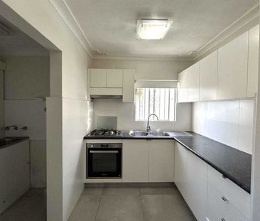 2/152 Duntroon Street Hurlstone Park - Photo 1